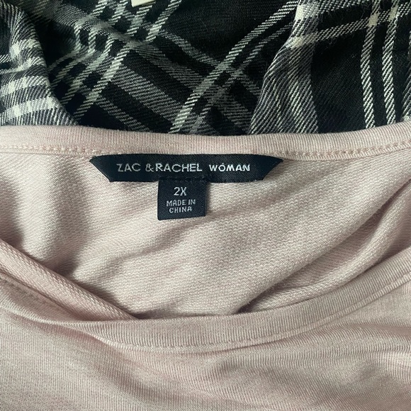 NWOT {Zac & Rachel} Top with pearl accents - Picture 8 of 8